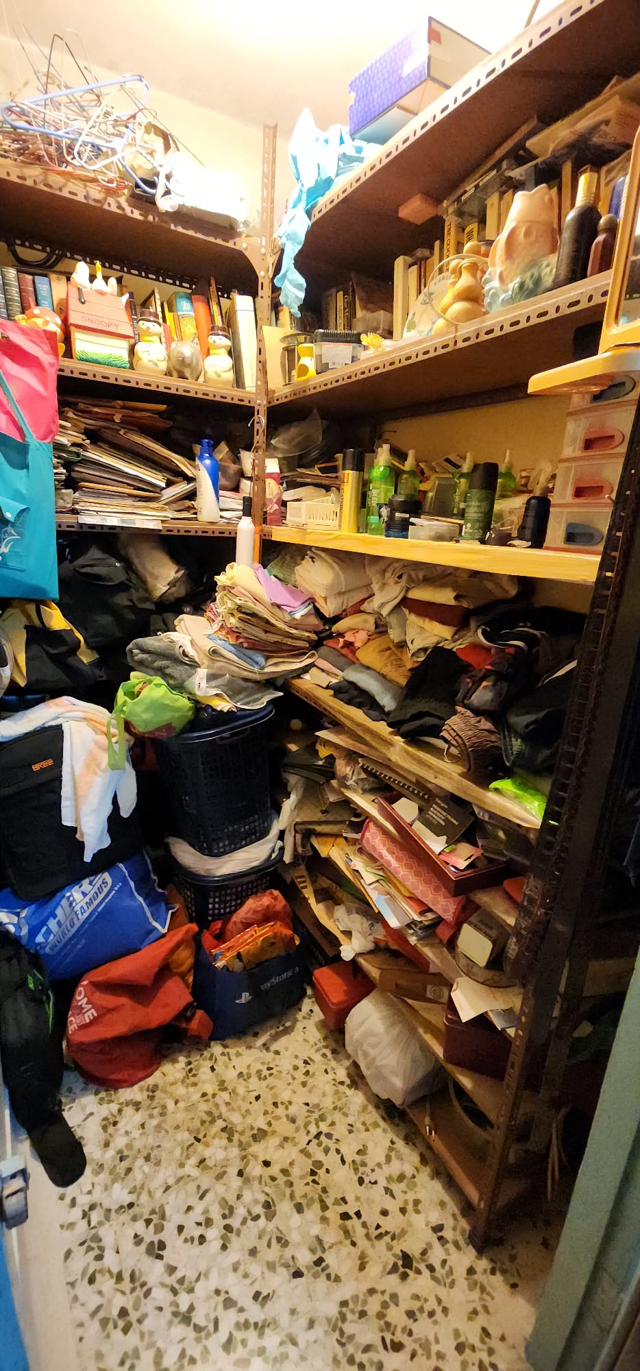 Professional Decluttering vs DIY Decluttering