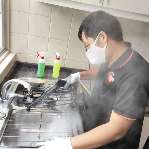total-cleanz-specialized-expertise-cleaning-kitchen-3