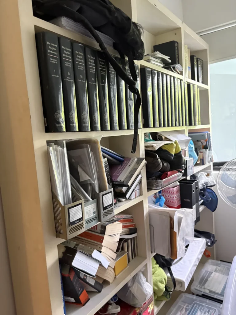 total cleanz decluttering mayfair gardens bookshelf 2