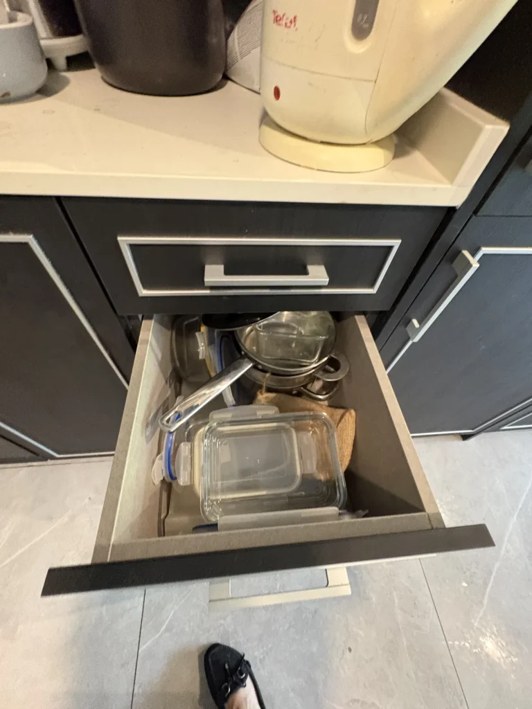 total cleanz decluttering mayfair gardens kitchen drawer 2